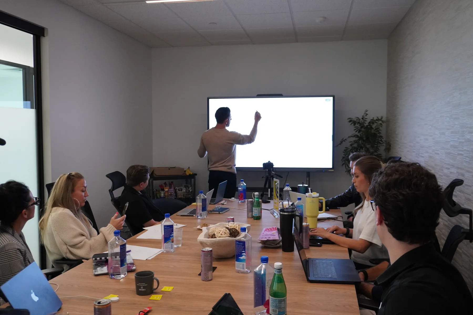 Agency owners around the table at VIP Day